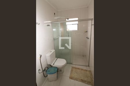 Casa de condomínio para alugar com 260m², 4 quartos e 2 vagasBanheiro da Suíte 3