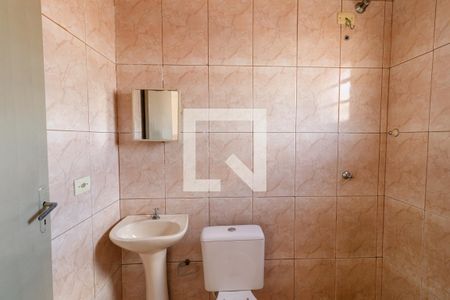 Banheiro de casa para alugar com 1 quarto, 46m² em Vila Araguaia, São Paulo