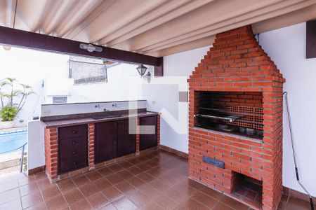 Casa à venda com 300m², 4 quartos e 2 vagasChurrasqueira