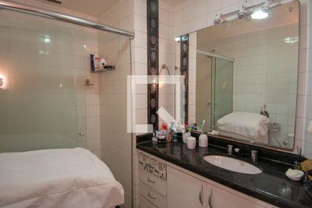 Banheiro de apartamento para alugar com 2 quartos, 76m² em Copacabana, Rio de Janeiro