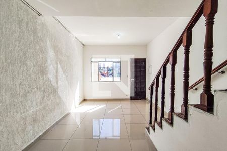 Sala de casa para alugar com 3 quartos, 76m² em Jardim Pazini, Taboão da Serra