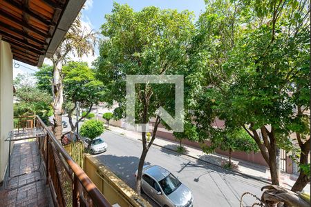 Casa à venda com 455m², 4 quartos e 6 vagas Casa à venda com 455m², 4 quartos e 6 vagasVaranda da Sala