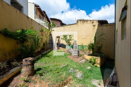Casa à venda com 455m², 4 quartos e 6 vagas Casa à venda com 455m², 4 quartos e 6 vagasJardim