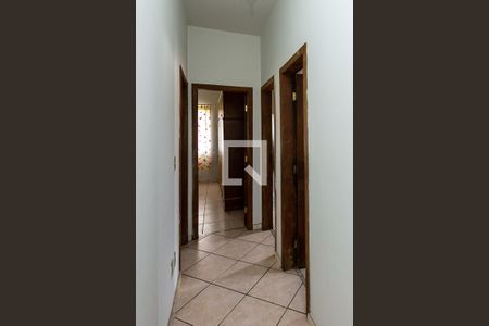 Casa à venda com 455m², 4 quartos e 6 vagas Casa à venda com 455m², 4 quartos e 6 vagasCorredor