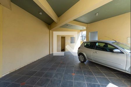 Casa à venda com 455m², 4 quartos e 6 vagas Casa à venda com 455m², 4 quartos e 6 vagasGaragem
