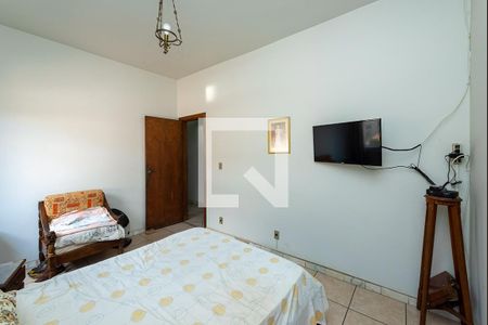 Casa à venda com 455m², 4 quartos e 6 vagas Casa à venda com 455m², 4 quartos e 6 vagasSuíte