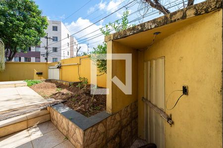 Casa à venda com 455m², 4 quartos e 6 vagas Casa à venda com 455m², 4 quartos e 6 vagasPortão de Entrada