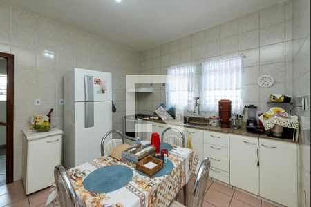 Casa à venda com 455m², 4 quartos e 6 vagas Casa à venda com 455m², 4 quartos e 6 vagasCozinha