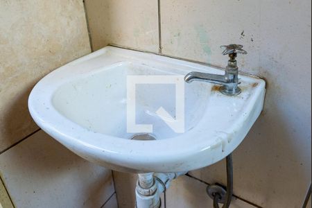 Casa à venda com 455m², 4 quartos e 6 vagas Casa à venda com 455m², 4 quartos e 6 vagasBanheiro de Serviço - Torneira