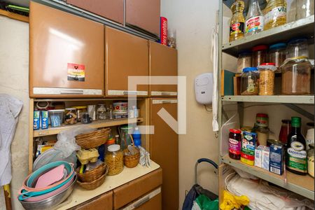 Casa à venda com 455m², 4 quartos e 6 vagas Casa à venda com 455m², 4 quartos e 6 vagasDespensa