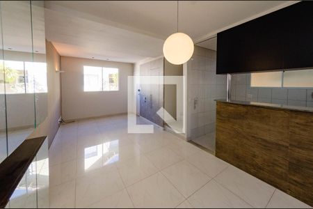 Sala de casa de condomínio para alugar com 3 quartos, 93m² em Buritis, Belo Horizonte