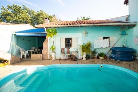 Casa à venda com 106m², 4 quartos e 3 vagasPiscina
