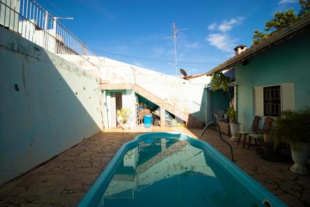 Casa à venda com 106m², 4 quartos e 3 vagasPiscina
