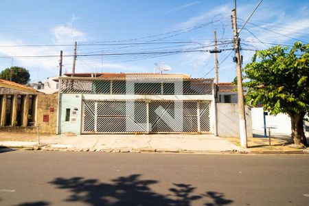 Casa à venda com 106m², 4 quartos e 3 vagasFachada