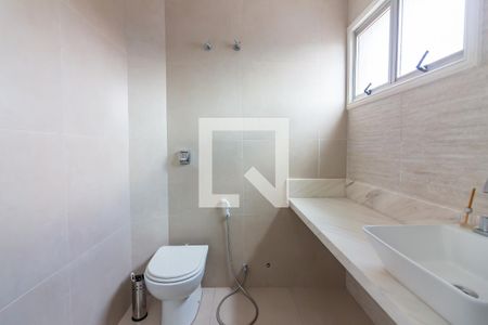 Apartamento para alugar com 150m², 3 quartos e 2 vagas Apartamento para alugar com 150m², 3 quartos e 2 vagasBanheiro da Suíte 1