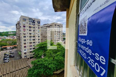 Vista - Placa de Aluga-se ou Vende-se de apartamento para alugar com 2 quartos, 52m² em Tomás Coelho, Rio de Janeiro