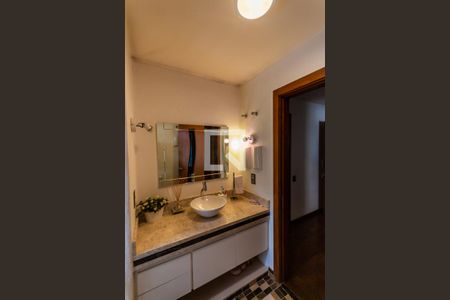 Apartamento à venda com 200m², 4 quartos e 1 vaga Apartamento à venda com 200m², 4 quartos e 1 vagaBanheiro 1