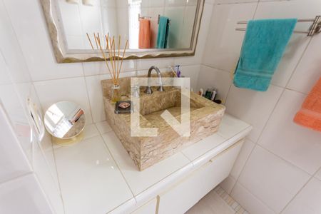 Apartamento à venda com 200m², 4 quartos e 1 vaga Apartamento à venda com 200m², 4 quartos e 1 vagaPia