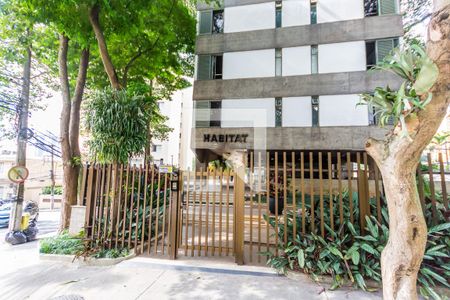 Apartamento à venda com 200m², 4 quartos e 1 vaga Apartamento à venda com 200m², 4 quartos e 1 vagaFachada