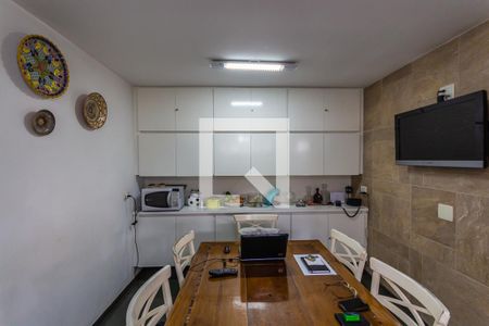 Apartamento à venda com 200m², 4 quartos e 1 vaga Apartamento à venda com 200m², 4 quartos e 1 vagaArmário