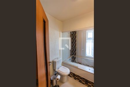 Apartamento à venda com 200m², 4 quartos e 1 vaga Apartamento à venda com 200m², 4 quartos e 1 vagaBanheiro