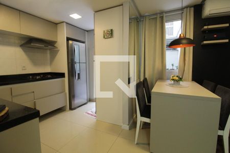 Sala/Cozinha de apartamento à venda com 2 quartos, 51m² em São José, Canoas