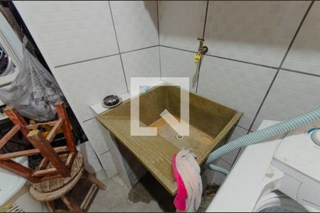 Casa à venda com m², 2 quartos e 1 vagaÁrea de Serviço