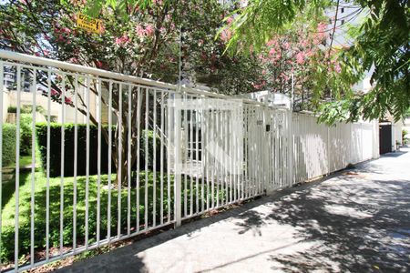 Apartamento à venda com 65m², 2 quartos e 2 vagas Apartamento à venda com 65m², 2 quartos e 2 vagasFachada