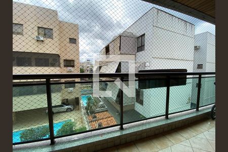 Apartamento à venda com 96m², 3 quartos e 2 vagas Apartamento à venda com 96m², 3 quartos e 2 vagasVaranda