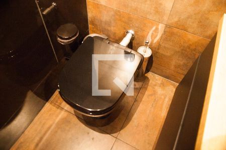 Apartamento à venda com 120m², 2 quartos e 1 vaga Apartamento à venda com 120m², 2 quartos e 1 vagaDetalhe do banheiro