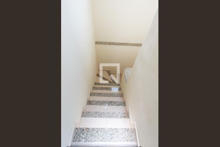 Escadas de casa à venda com 3 quartos, 150m² em Vila Palmeiras, São Paulo