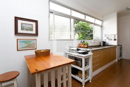 Apartamento à venda com 140m², 3 quartos e sem vagaCozinha