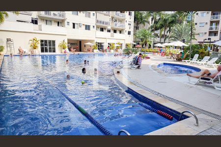 Apartamento para alugar com 64m², 2 quartos e 1 vagaÁrea comum - Piscina