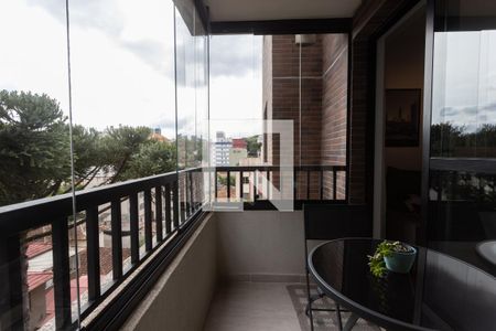 Varanda de apartamento para alugar com 2 quartos, 59m² em Centro, Curitiba