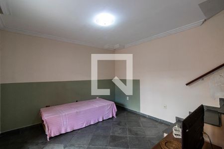 1o. Andar - Sala de casa para alugar com 2 quartos, 120m² em Vila Liviero, São Paulo