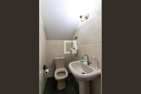 1o. Andar - Lavabo de casa para alugar com 2 quartos, 120m² em Vila Liviero, São Paulo