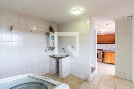 Casa para alugar com 120m², 2 quartos e 1 vaga3o. Andar - Área de serviço
