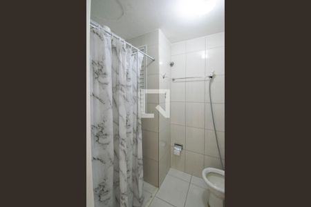 Banheiro de kitnet/studio à venda com 1 quarto, 32m² em Centro Histórico, Porto Alegre