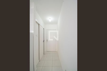 Corredor de kitnet/studio à venda com 1 quarto, 32m² em Centro Histórico, Porto Alegre