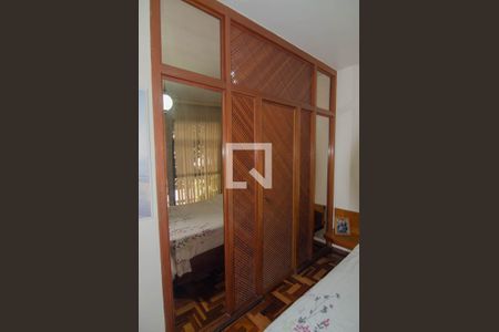 Apartamento à venda com 150m², 4 quartos e 1 vagaCloset