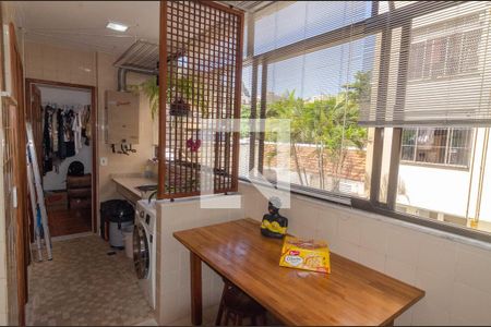 Apartamento à venda com 150m², 4 quartos e 1 vagaÁrea de Serviço