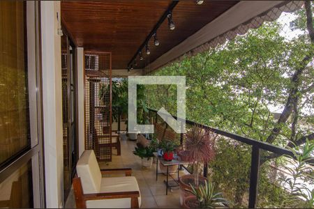 Apartamento à venda com 150m², 4 quartos e 1 vagaVaranda