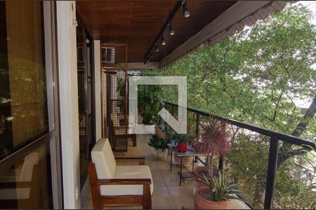 Apartamento à venda com 150m², 4 quartos e 1 vagaVaranda