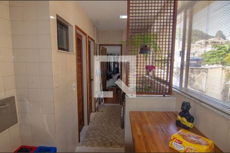 Apartamento à venda com 150m², 4 quartos e 1 vagaÁrea de Serviço