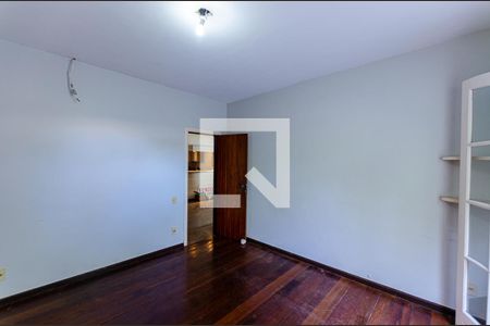 Casa à venda com 450m², 3 quartos e 4 vagasQuarto 2