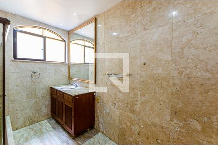 Casa à venda com 450m², 3 quartos e 4 vagasBanheiro