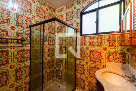 Casa à venda com 450m², 3 quartos e 4 vagasBanheiro da Suíte