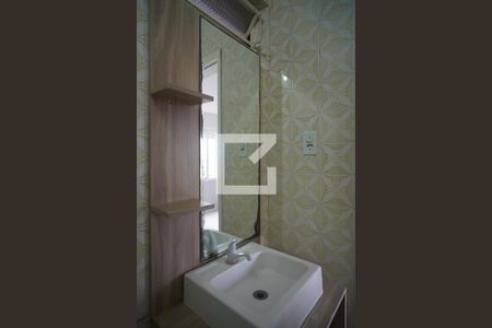 Banheiro de apartamento para alugar com 1 quarto, 34m² em Vila Ipiranga, Porto Alegre