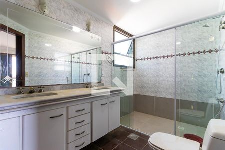 Apartamento à venda com 220m², 3 quartos e 4 vagasBanheiro da suíte