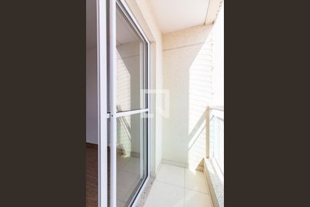 Varanda  de apartamento à venda com 2 quartos, 51m² em Km 18, Osasco